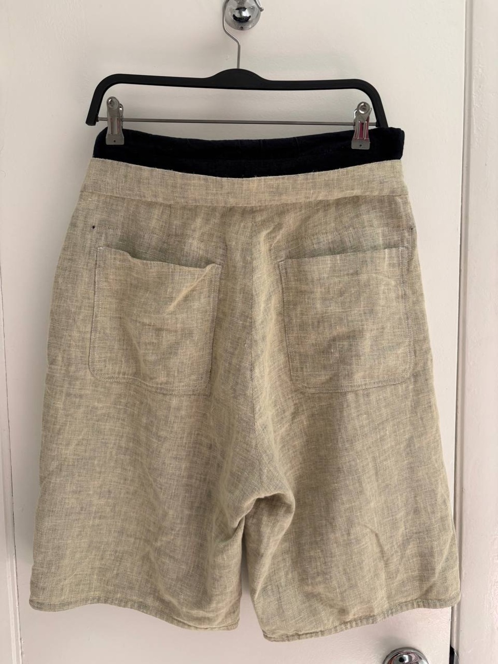 Maison Martin Margiela Black and White MM6 Branded Label Detail - Picture 6 of 6